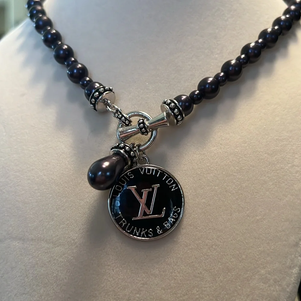 Black Beaded Necklace - Picture 3 of 4